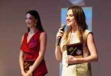 Alina Boz Wins First Theater Award for Palamut Zamanı Role Alina Boz Wins First Theater Award for Palamut Zamanı Role